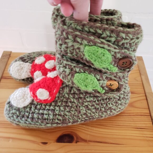 Handmade Knit Mushroom Slippers Fit Kids Size US 2 Youth - Picture 2 of 6